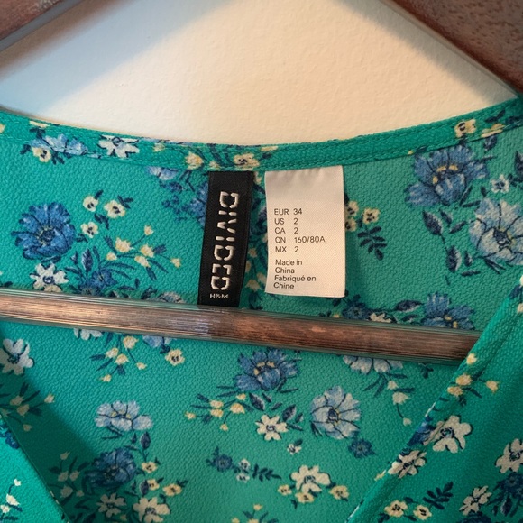 H&M Wrap Waist Floral Top - Picture 3 of 4